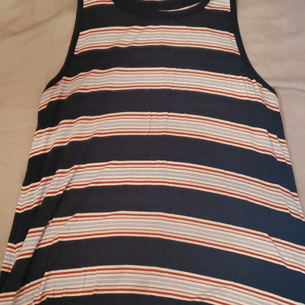 maurices 24/7 tank - Picture 2 of 2